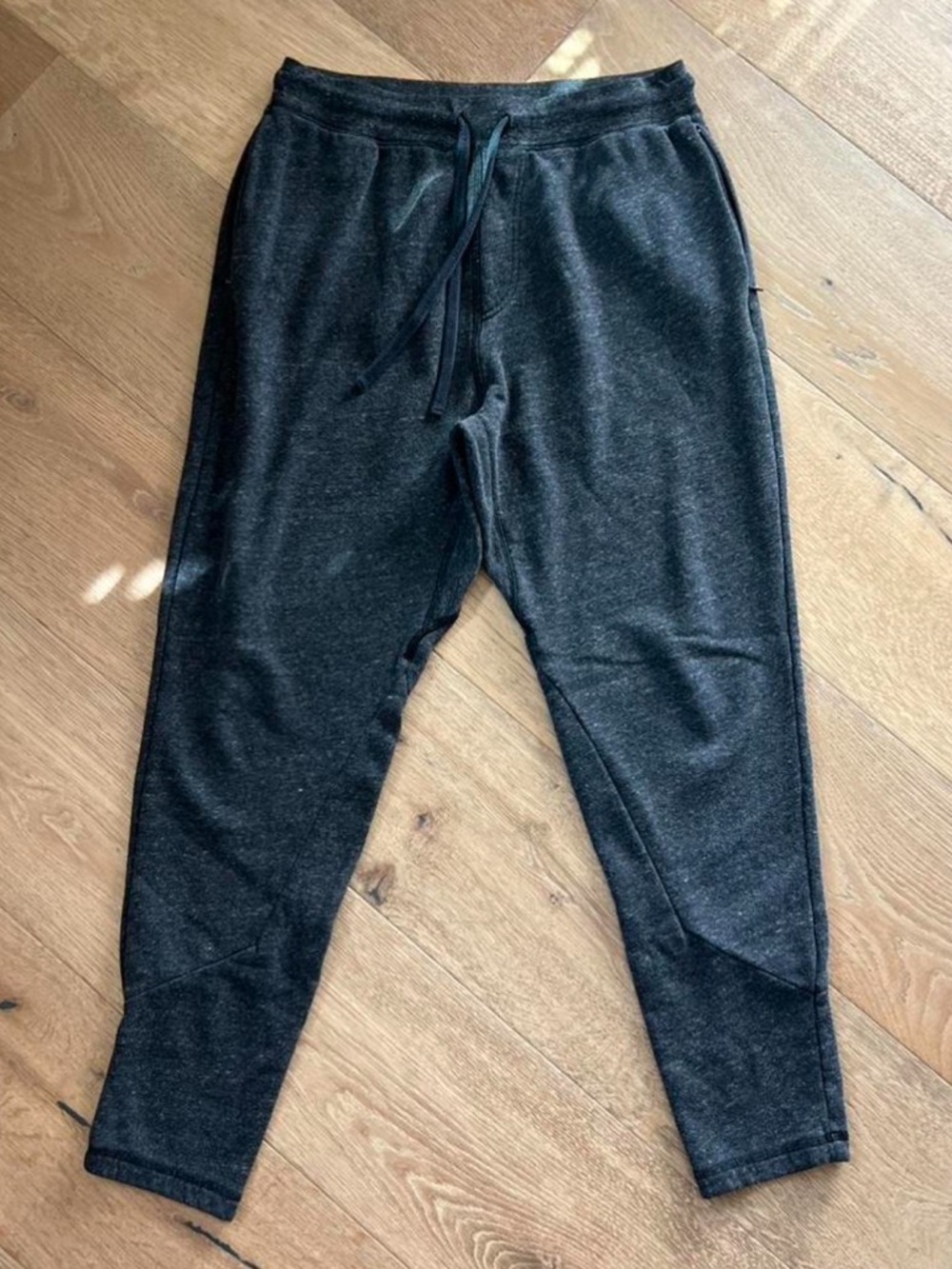 ALO Yoga | Men's Large |Dark Charcoal Drawstring Joggers